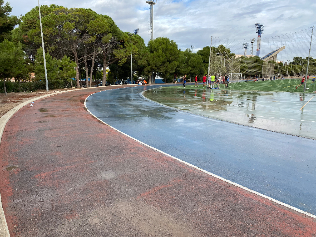 {"caption":"Monte Tossal asphalt track - Next to stadium","uploader":"Uploaded by: Josefin, Athlete from Finland"}